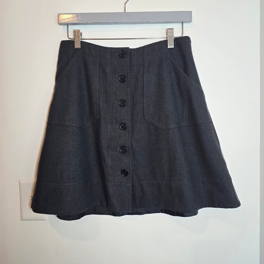 J.Crew Wool Blend Button-Front Mini Skirt Sz 4 S Gray Lined Patch Pockets Preppy - Picture 2 of 9